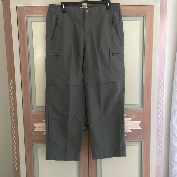 REI | Sahara Convertible Pants. Olive color. Cargo. Pockets. Size 12. - Picture 3 of 10